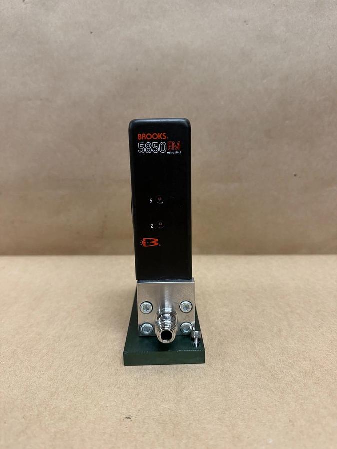 Used Brooks Instruments 5850EME5KAL1BEA Mass Flow Controller