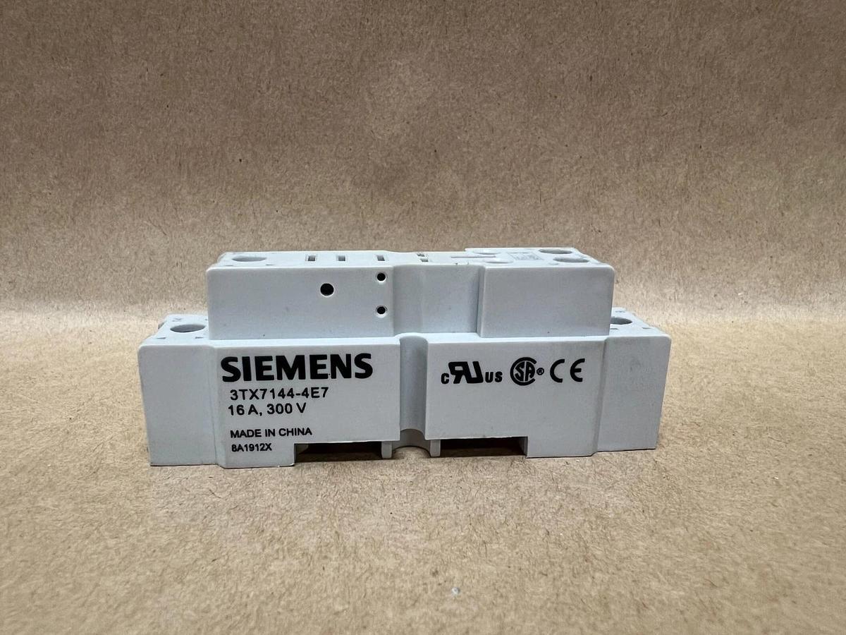Used Siemens 3TX7144-4E7 Relay Socket - Lot of 2