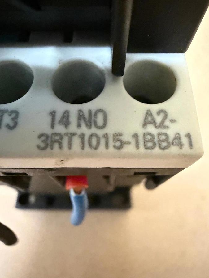 Used Siemens 3RV1021-1EA10 Circuit Breaker w/ 3RT1015-1BB41 Contactor