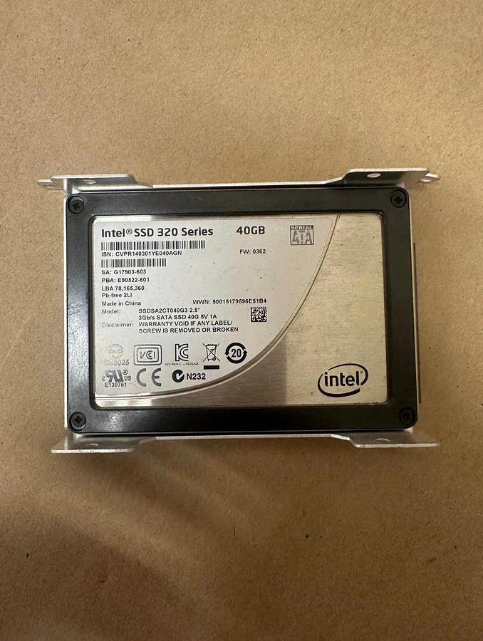Used Intel SSDSA2CT040G3 SSD 320 Series 40GB w/ Base