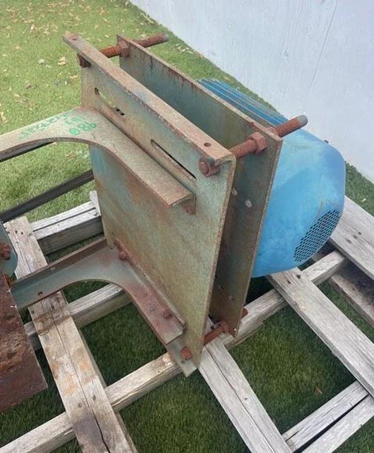 Used Dodge TA4207H09 Speed Reducer, Ratio 9.231 w/ North American Elec 15HP, 1765RPM