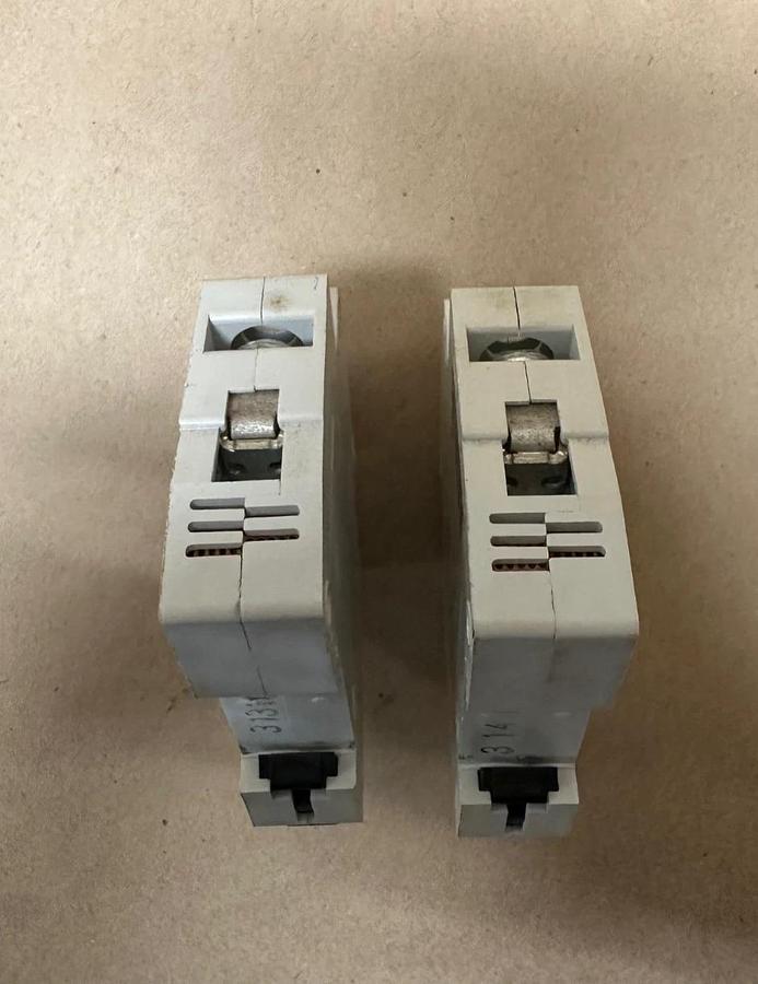 Used Eaton WMZS1C10 10A Circuit Breaker - Lot of 2