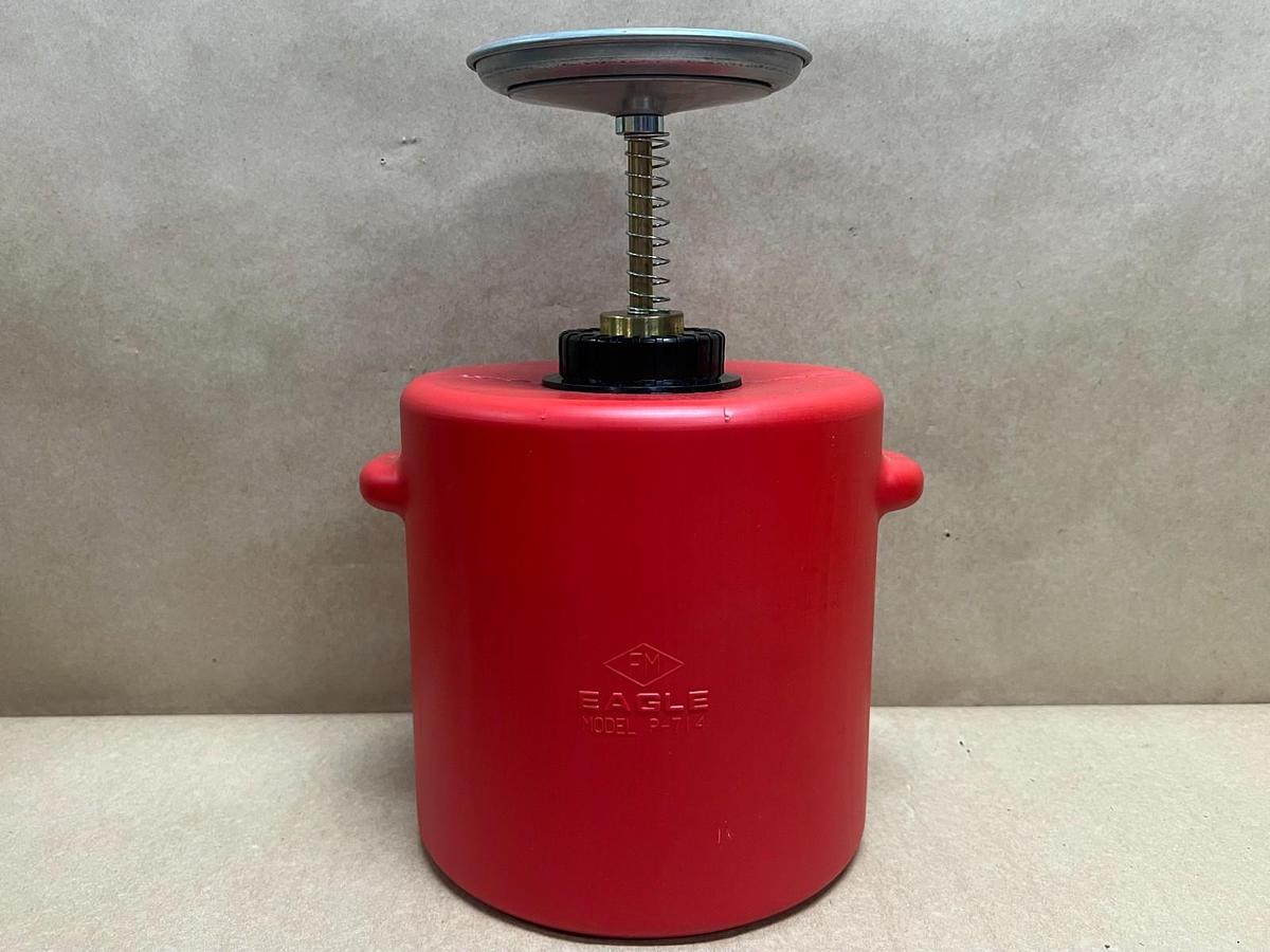 Used Eagle P-714 1 Gal. Plunger Can *NEW*