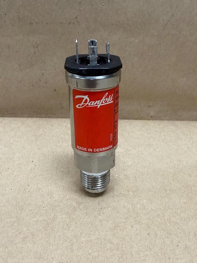 Used Danfoss MBS 33-1621-1AB08 Pressure Transmitter