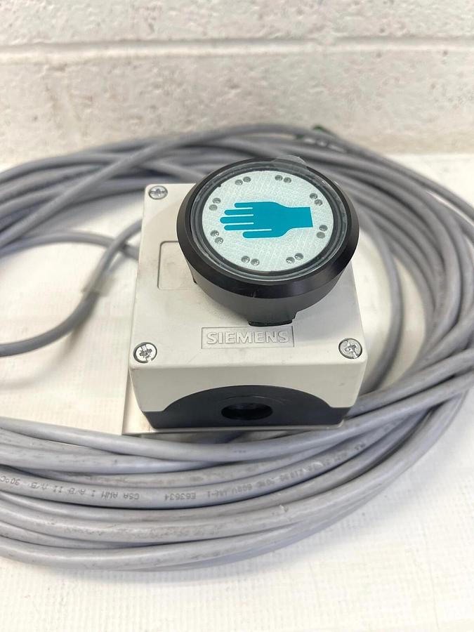 Used Siemens 3SU1801-0AA00-0AB1 Empty Enclosure with Cord