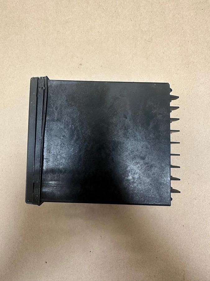 Used Yokogawa UT550 Temperature Controller