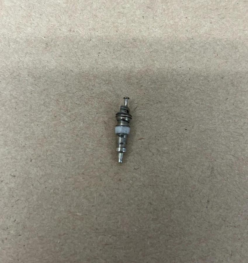 Used Eaton 996-630-364 “5 Valve Cores Pack of 25