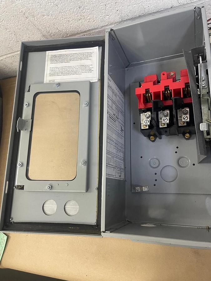 Used Eaton DH362UDKW Windowed Heavy Duty Safety Switch 3-Pole Non-Fusible 60A 600V