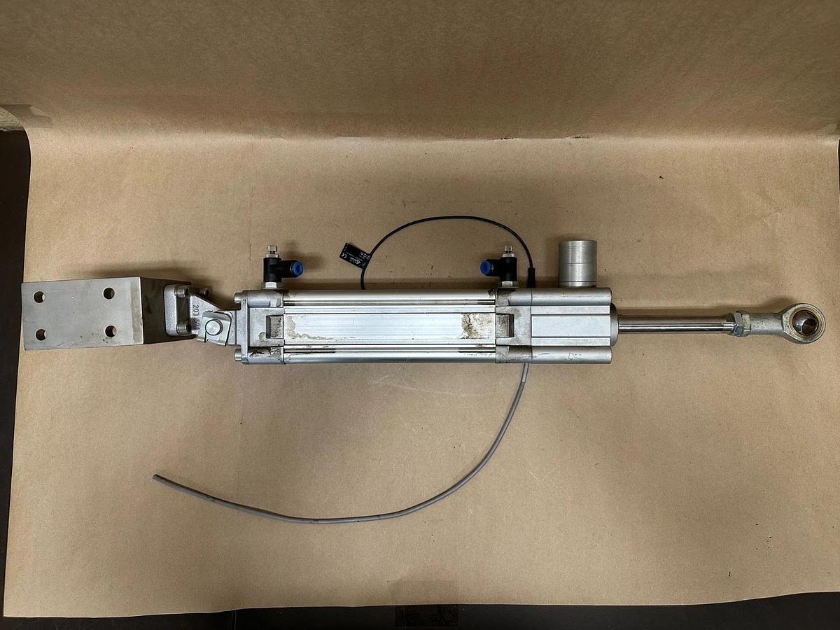 Used FESTO DNC Series ISO Pneumatic Cylinder