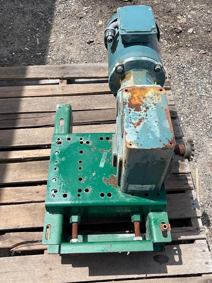 Used Reliance Electric P14H1448S Duty Master A-C Motor w/ Dodge Tigear Gear Reducer