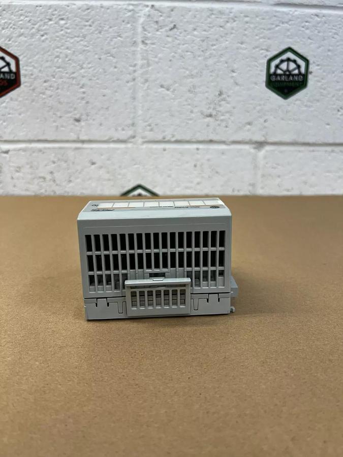 Used Allen Bradley 1794-0W8 Flex I/O Relay Output W/ 1794-TB3