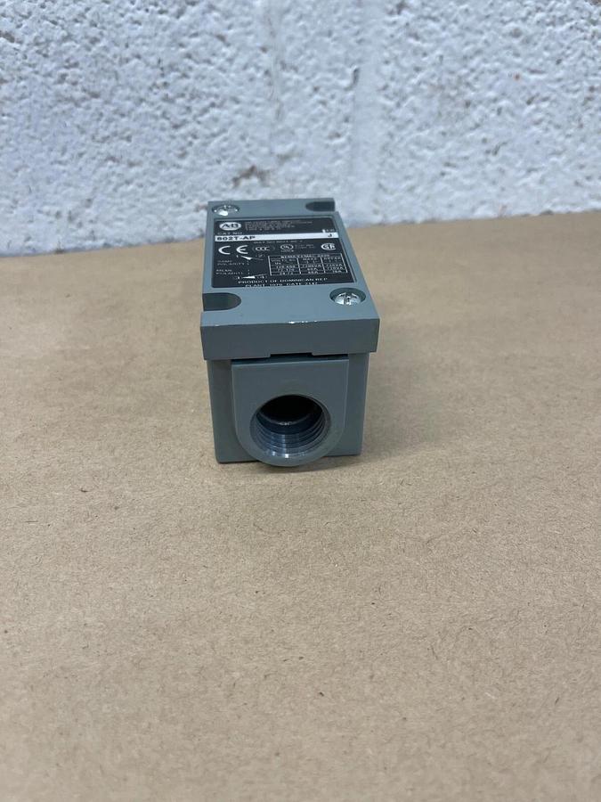 Used Allen-Bradley 802T-AP Oil Tight Limit Switch, Series J, 120-600 VAC, 60 A