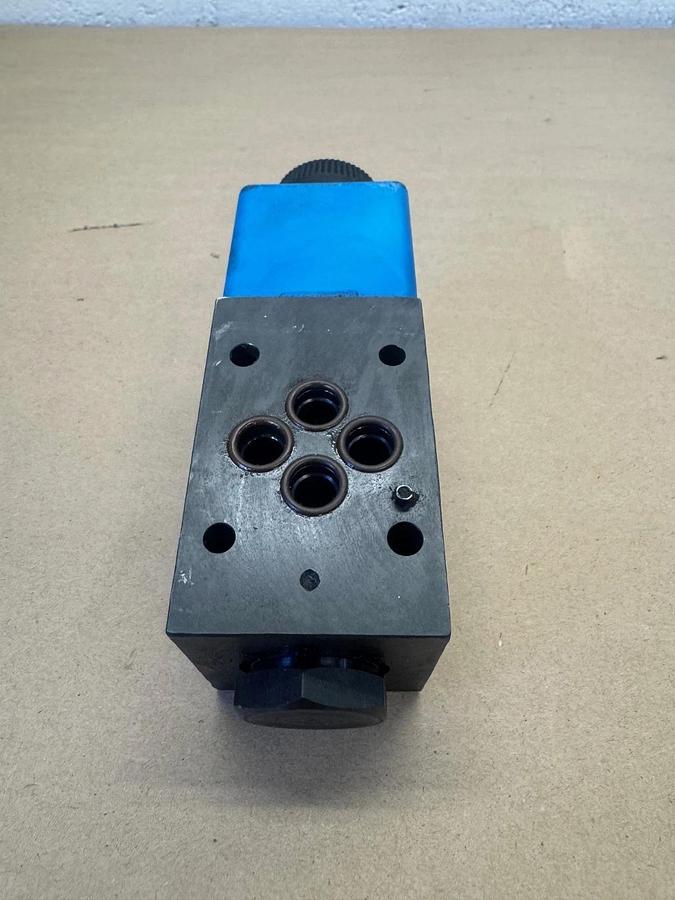 Used Eaton/Vickers DG4V-3S-2A-M-U-B5-60 Directional Valve