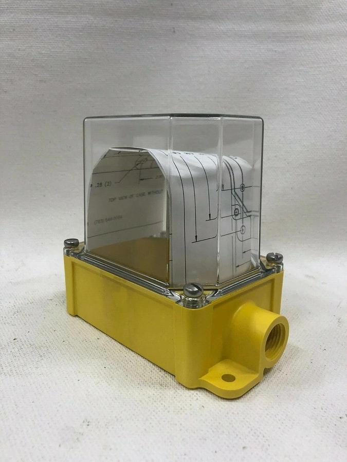 Used Banner BENC-4 Enclosure for B2Q Gateway Board Module