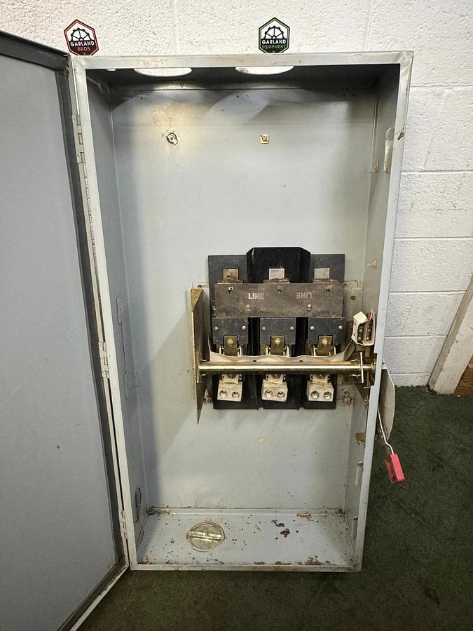 Used General Electric NP1578002D Heavy Duty Safety Switch, 600A, 600VAC, 500 Max Hp