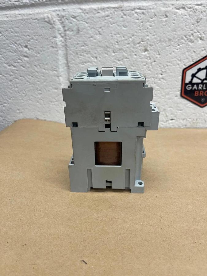 Used Allen-Bradley 100-C09Z*10 Contactor, Series A