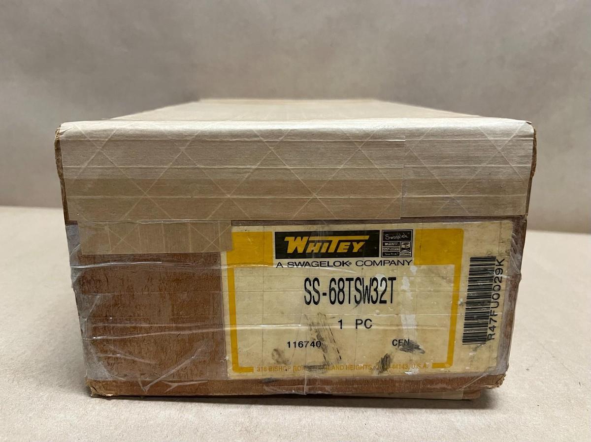 Whitey/Swagelok SS-68TSW32T 1500 PSI @100F, 2" Socket Weld Ball Valve