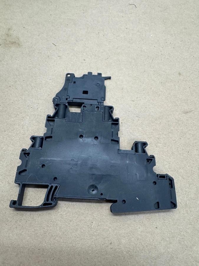 Phoenix Contact 4-L/HESILA 250 Terminal Block Feedthrough, QTY 64 *NEW*