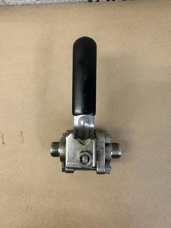 Used Swagelok SS-63TS8 1/2” Ball Valve