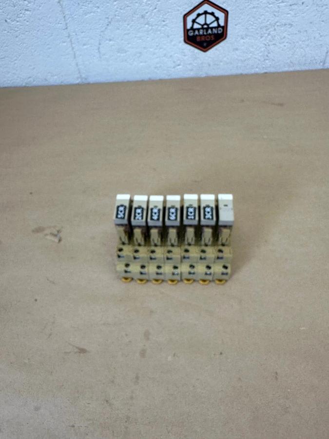 Used OMRON G2R-2-S(S), 2755C Relay with Base