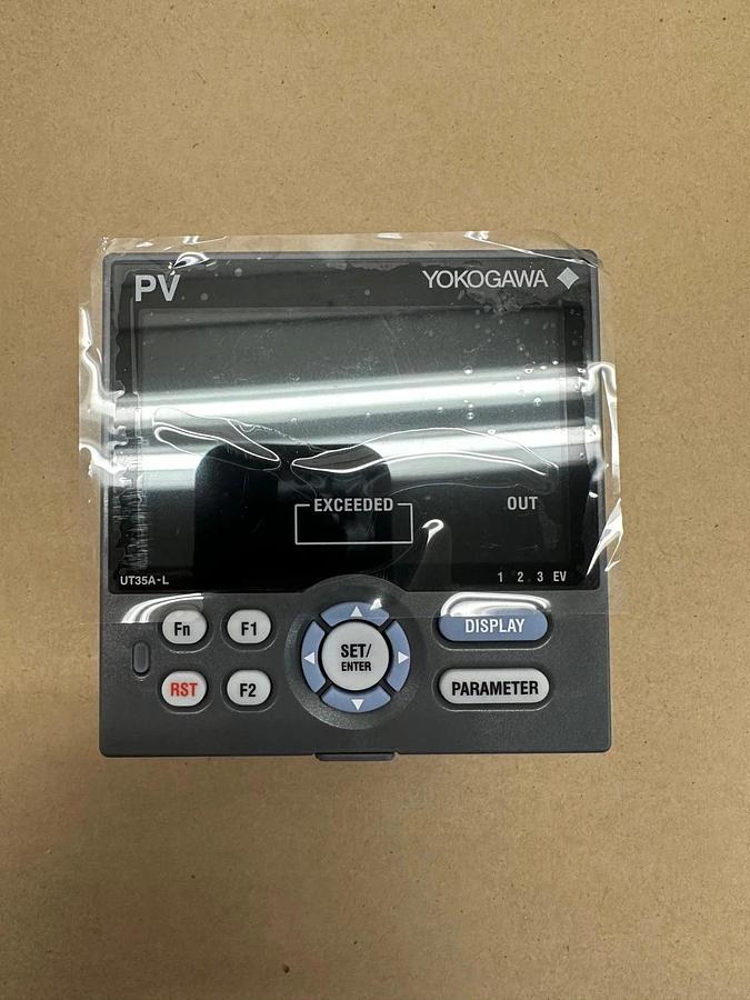 Used YOKOGAWA UT35A-L00-11-00 Digital Indicating Controller *NEW*