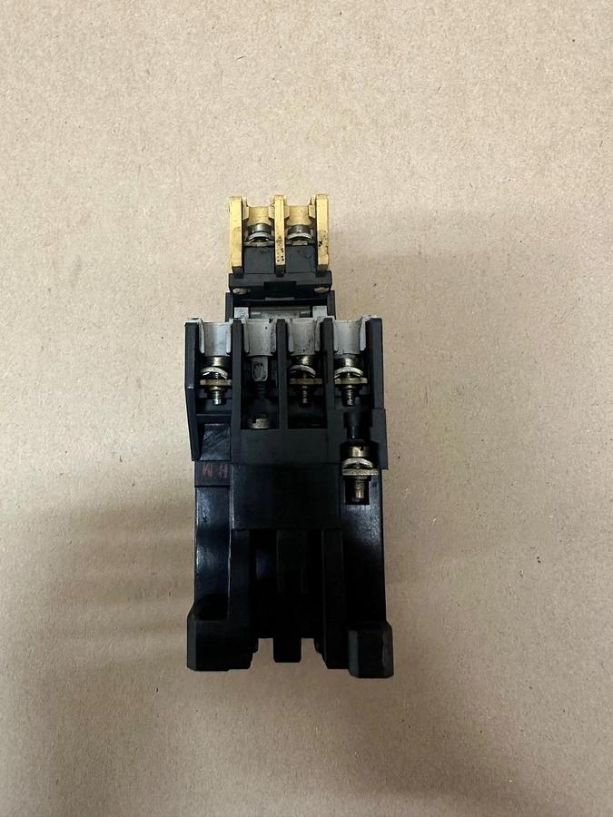 Used Allen Bradley 500L-TOD93 NEMA Size 00 Starter, 195-FA11 Auxiliary Contact Block