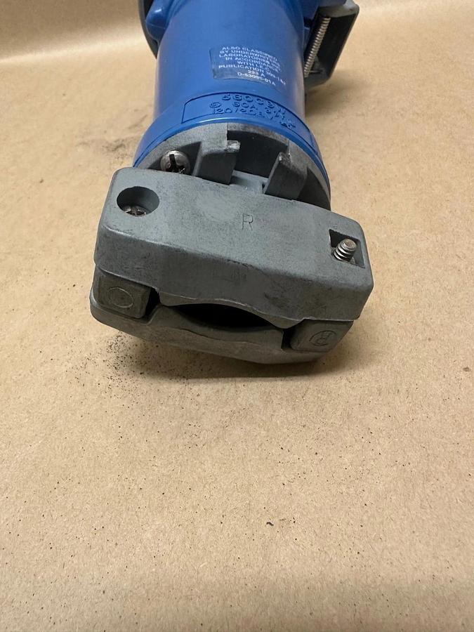 Hubbell 560C9W 60A Pin/Sleeve Connector *NEW*