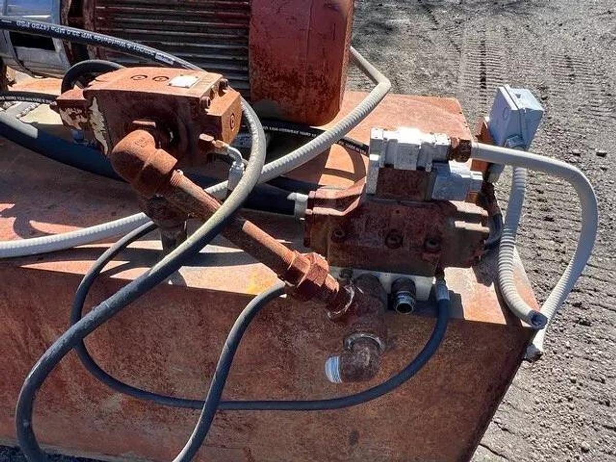 Used Hydraulic Power Unit 200 Gal Tank, Denison Pump S26 34713 0, 30Hp Motor