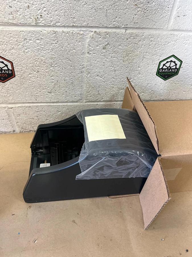 Used Global Industrial 640934 Global Plastic Standard Double Tissue Dispenser