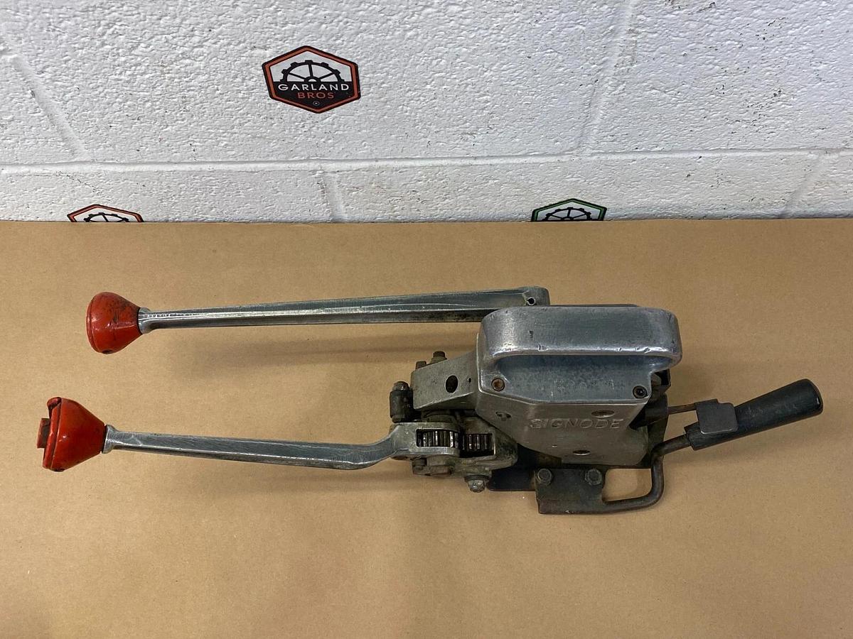 Used Signode AMT-58 Poly or Steel Manual Strapping Machine
