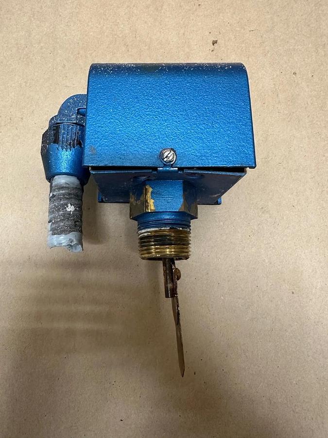 Used McDonnell & Miller FS-251 Flow Switch