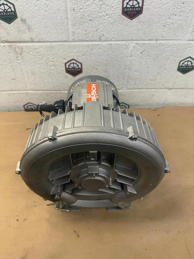 Used Busch SB 0200 D 0HT UE XX Vacuum Blower Pump