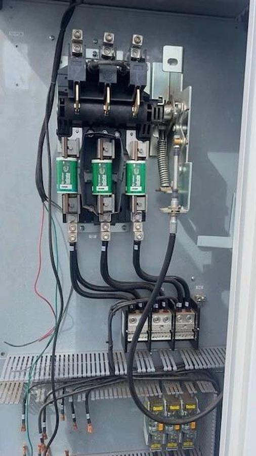 Used Allen Bradley 400A Disconnect Enclosure 1494F-D400