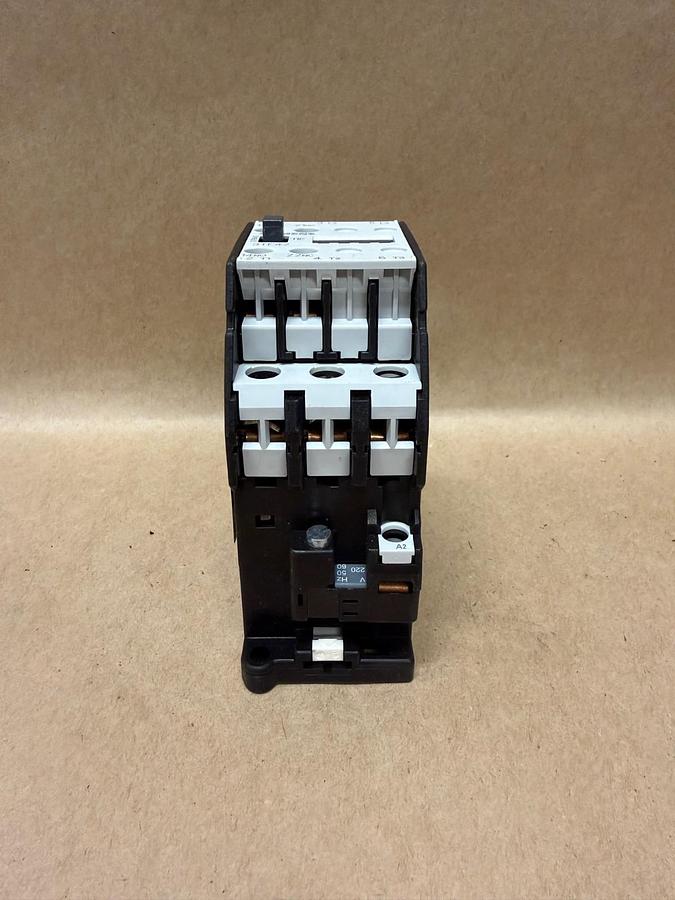 Used Siemens 3TF4211-0A Contactor
