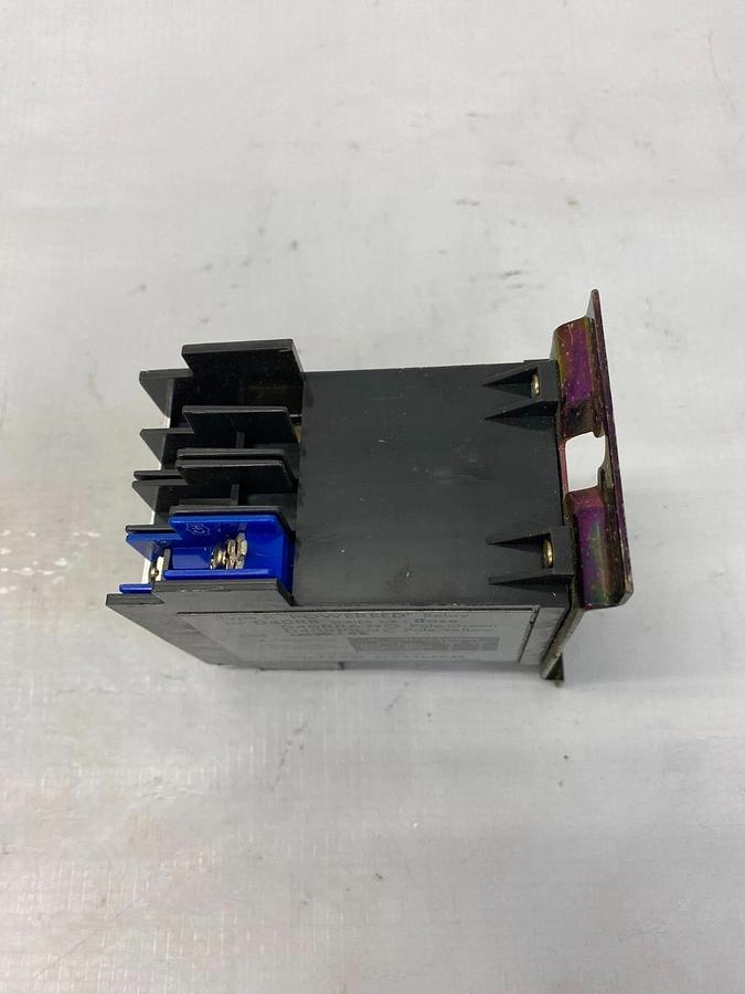 Used Cutler-Hammer D40RB Powered Magnetic Latching Relay