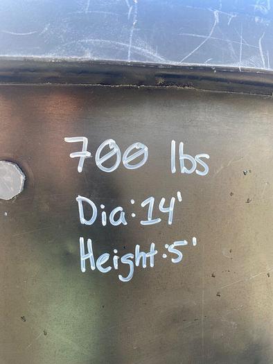 Used 2000 L (528 Gal) Polyethylene Vertical Liquid Storage Tank Diam: 50" Height: 5'