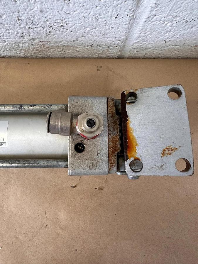 Used SMC - C95SDB50-100 - Pneumatic Cylinder; Max Press: 1.0 MPa