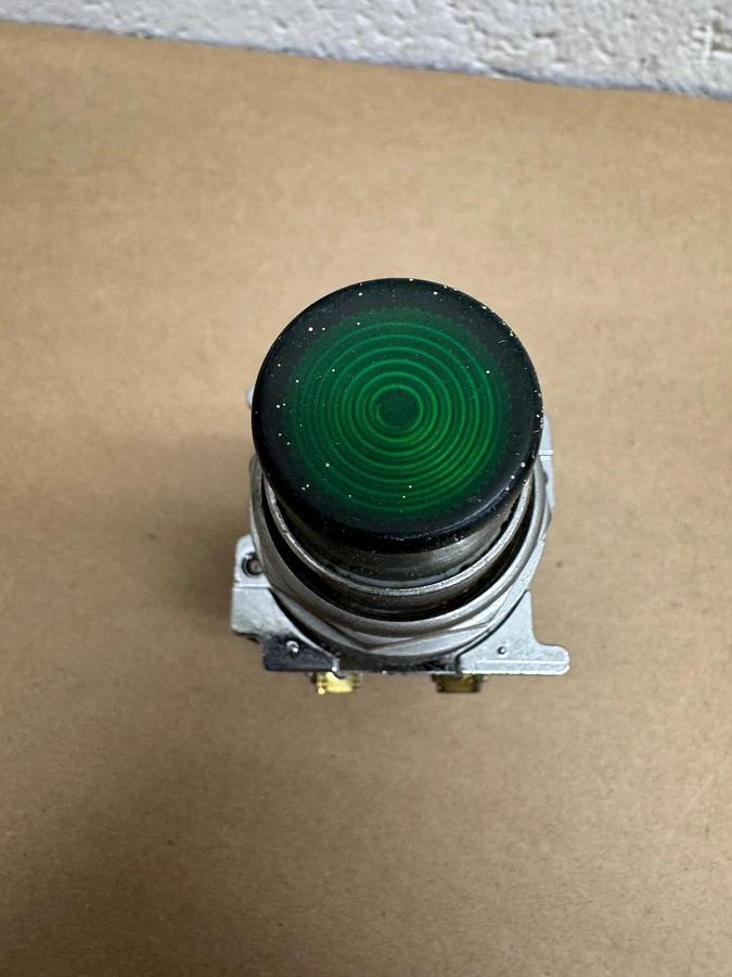 Used Cutler Hammer 10250T/91000T Push Button Switch Green 120V Lamp 755, 6.3V (Qty 3)