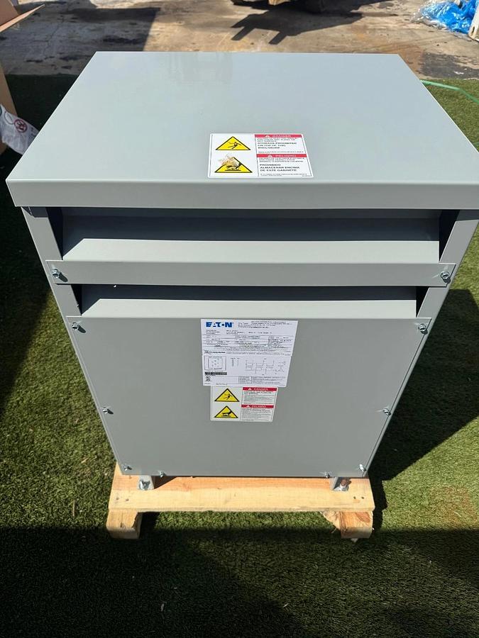 Used Eaton V48M28T4516 General Purpose Ventilated Transformer, 45kVA, V45DA001, 3 Ph