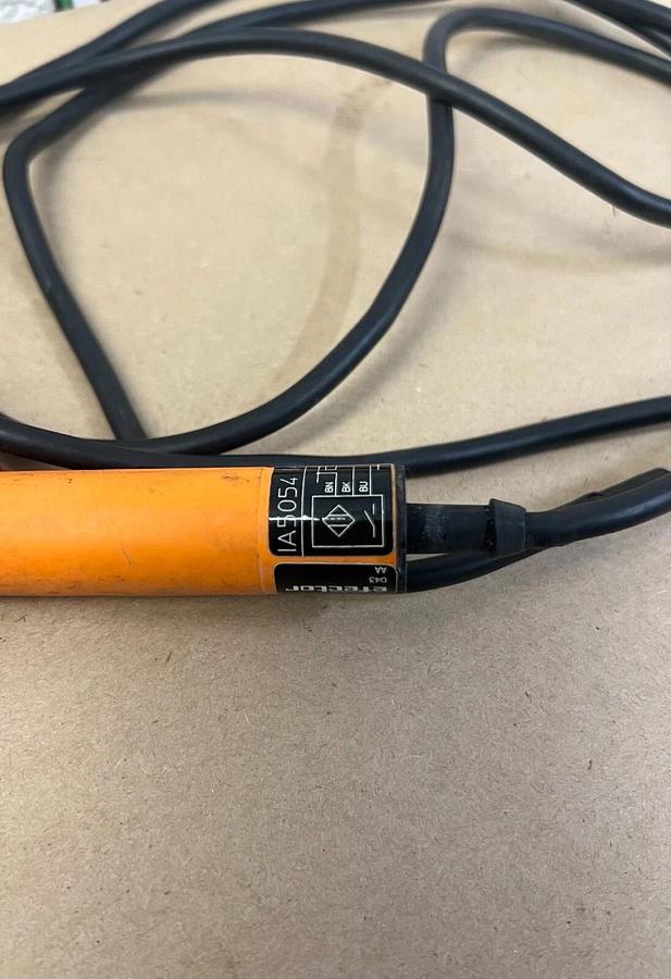 Used IFM IA5054 IA-3010-ANKG Efector Proximity Switch