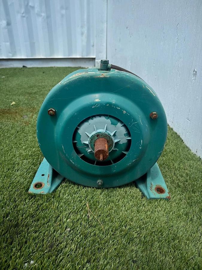 Used Sumitomo 1HS1870 SM Cyclo Reducer Ratio 17:1, Input: 20.6, 2” and 1-3/4" Shaft