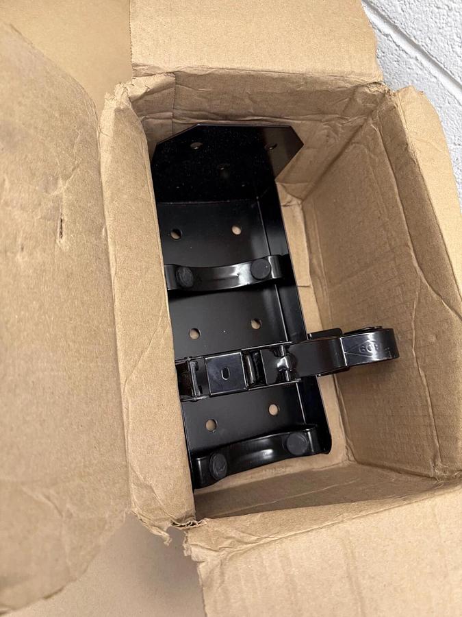 Global Industrial Amerex Fire Extinguisher Bracket, Vehicle Mount