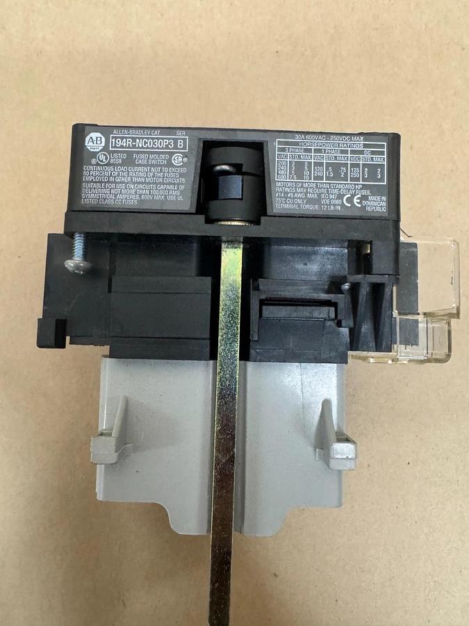 Used Allen Bradley 1942-NC030P3 Ser B, Rotary Disconnect Switch, 194R-HS4E