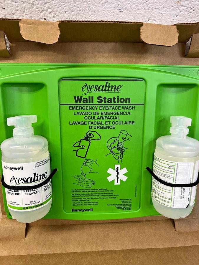 Honeywell 32-000465-0000 Double Wall Station, Includes 2 Bottles