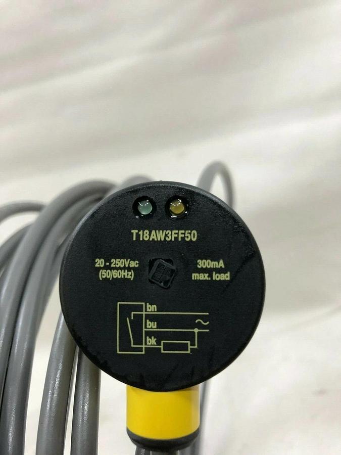 Used Banner Engineering T18AW3FF50 6.5' cable