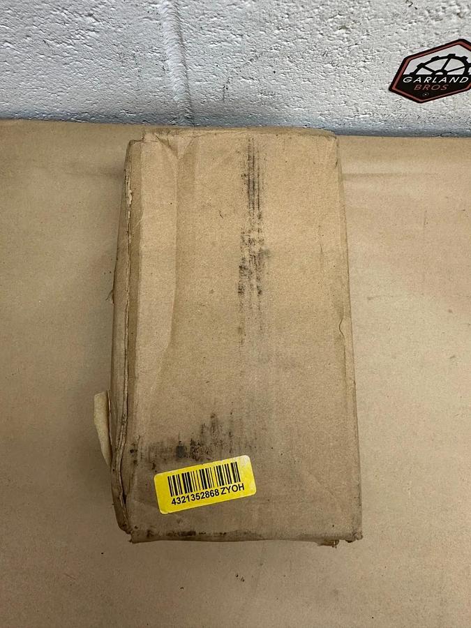Used Cooper Crouse Hinds LR777 Conduit, 2-1/2 Inch *NEW SEALED PACKAGING*