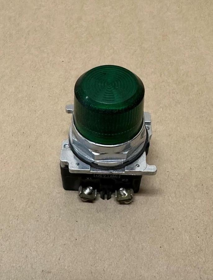 Used Cutler Hammer 10250T/91000T Pilot Light, Green