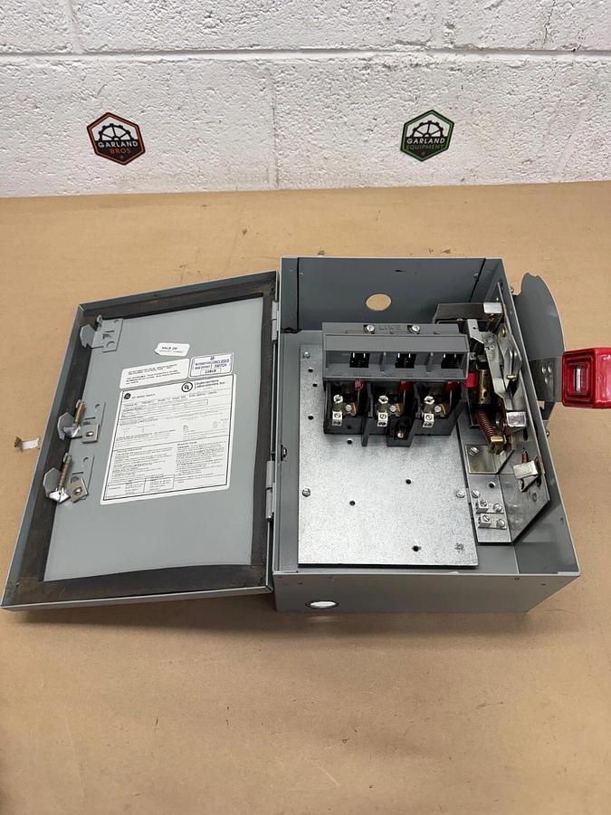 Used General Electric THN3361J Heavy Duty Safety Switch, 30 A, 600 VAC, 30 Hp