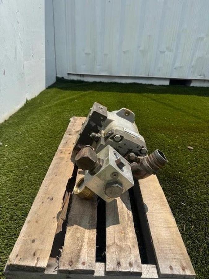Used OilGear PVWH-50-LSAY-CNNN Hydraulic Pump