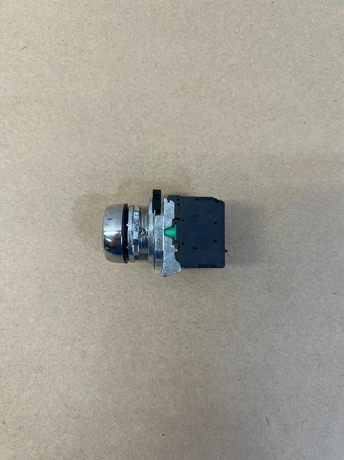 Used Allen Bradley 800F-X10 Series A Green Start Button